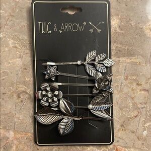 Elegant Silver Floral Hair Clip